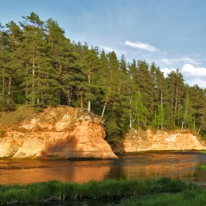 Pietraga Sarkanās klintis - panorāma Pietraga Sarkanās klintis - panorāma