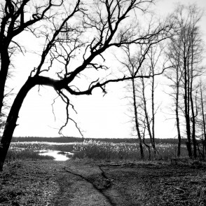 Skats uz Slokas ezeru (melnbalts) Skats uz Slokas ezeru (melnbalts)