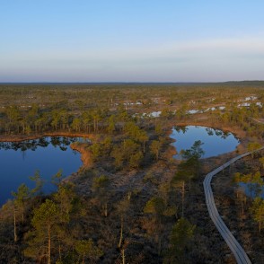 Ķemeru tīreļa panorāma no skatu torņa Ķemeru tīreļa panorāma no skatu torņa