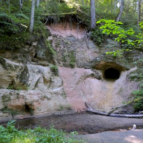 Saulstaru klintis un ala Saulstaru klintis un ala