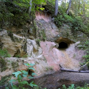 Saulstaru klintis un ala Saulstaru klintis un ala