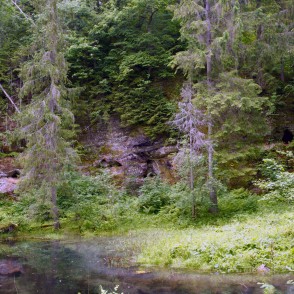 Spoguļu klintis (Cīrulīšu klintis) Spoguļu klintis (Cīrulīšu klintis)