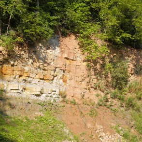 Vizuļu iezis, dolomīta atsegums Vizuļu iezis, dolomīta atsegums