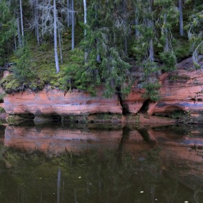 Bezdelīgu klinšu panorāma Bezdelīgu klinšu panorāma