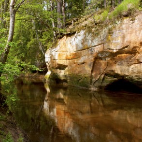 Lūrmaņu atsegumi pie Rojas upes Lūrmaņu atsegumi pie Rojas upes