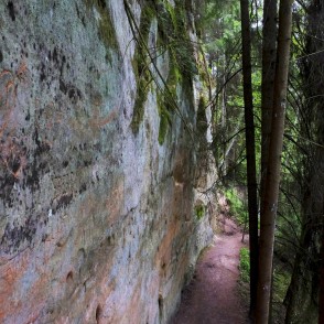 Līču-Laņģu klinšu taka Līču-Laņģu klinšu taka