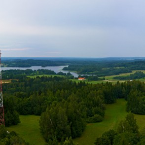 Panorāmas skats no Gaiziņkalna vecā skatu torņa Panorāmas skats no Gaiziņkalna vecā skatu torņa
