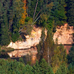 Skats uz Gauju no Līgatnes dabas takas skatu torņa Skats uz Gauju no Līgatnes dabas takas skatu torņa