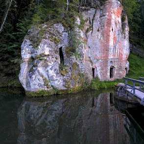 Anfabrikas klintis un pagrabi Anfabrikas klintis un pagrabi