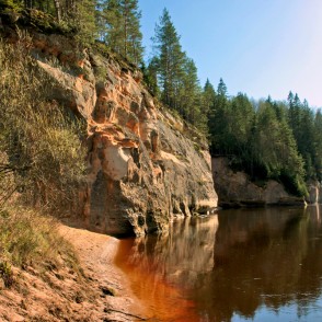 Ērģeļu klintis, Pieškaļu vai Pieškalnu iezis Ērģeļu klintis, Pieškaļu vai Pieškalnu iezis