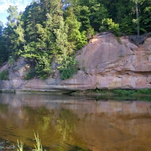 Velnalas klintis un ala Velnalas klintis un ala
