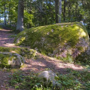 Bānūžu velnakmens Bānūžu velnakmens