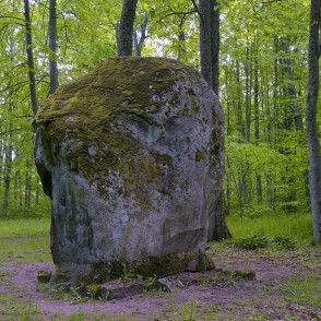 Dižakmens "Vadakstes valdnieks", Ezere Dižakmens "Vadakstes valdnieks", Ezere