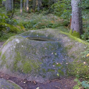 Akmens, dabas piemineklis "Kaltenes kalvas" Akmens, dabas piemineklis "Kaltenes kalvas"
