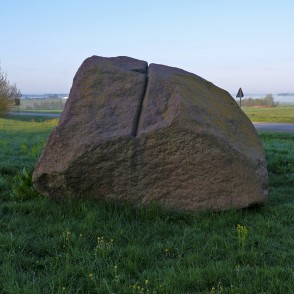 Odziņu bedrīšu akmens Odziņu bedrīšu akmens