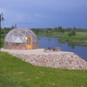 "čigānu" pirts Skrundas pastaigu takā "čigānu" pirts Skrundas pastaigu takā