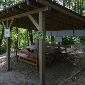 Atpūtas vieta Dullā Daukas dabas takā Atpūtas vieta Dullā Daukas dabas takā