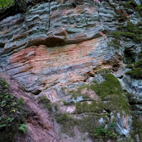 Smilšakmens atsegumi Rīgas kalnā, Līgatne Smilšakmens atsegumi Rīgas kalnā, Līgatne