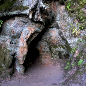 Smilšakmens atsegumi Rīgas kalnā, Līgatne Smilšakmens atsegumi Rīgas kalnā, Līgatne