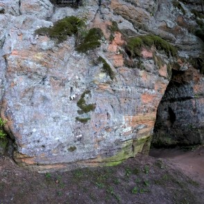 Smilšakmens atsegumi Rīgas kalnā, Līgatne Smilšakmens atsegumi Rīgas kalnā, Līgatne