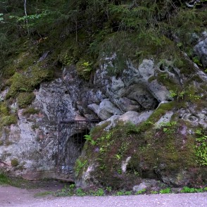 Smilšakmens atsegumi Rīgas kalnā, Līgatne Smilšakmens atsegumi Rīgas kalnā, Līgatne