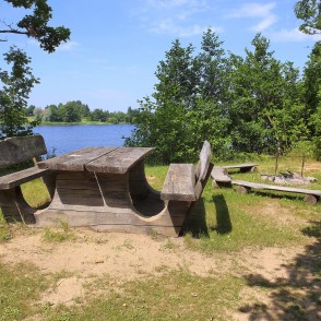 Atpūtas vieta Dziļezera - Riebezera dabas takā Atpūtas vieta Dziļezera - Riebezera dabas takā