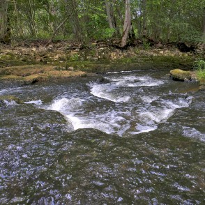 Nelieli ūdenskritumi Vizlas upē Nelieli ūdenskritumi Vizlas upē