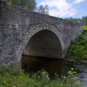 Arkveida dolomīta tilts pār Vizlu Arkveida dolomīta tilts pār Vizlu