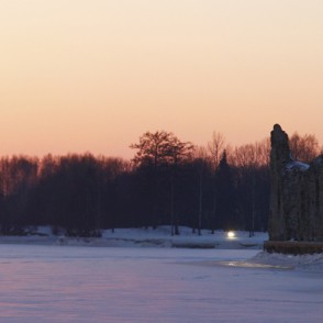 Saulriets pie Kokneses pilsdrupām Saulriets pie Kokneses pilsdrupām