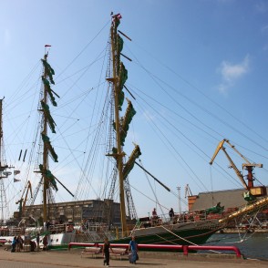 Vācu burinieks Alexander von Humboldt Vācu burinieks Alexander von Humboldt