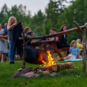 Ēdināšanas un piknika vieta, Meža dizaina dārzs Ēdināšanas un piknika vieta, Meža dizaina dārzs
