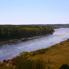 Skats uz Daugavu no Vasargelišķu skatu torņa Skats uz Daugavu no Vasargelišķu skatu torņa