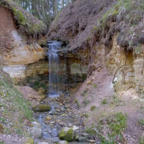 Omiķu gravas ūdenskritums Omiķu gravas ūdenskritums
