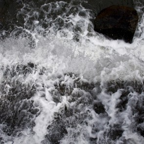 Skats uz Alekšupītes ūdenskritumu no augšas Skats uz Alekšupītes ūdenskritumu no augšas