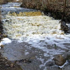 Veģupītes ūdenskritums (Veģu ūdenskritums) Veģupītes ūdenskritums (Veģu ūdenskritums)