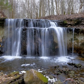 Daudas ūdenskritums agrā pavasarī Daudas ūdenskritums agrā pavasarī