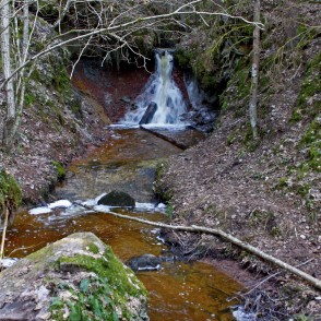 Zārtapu ūdenskritums pavasarī Zārtapu ūdenskritums pavasarī