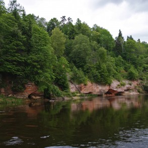 Gauja pie Ķūķu klintīm Gauja pie Ķūķu klintīm