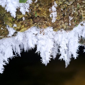 Sarmas veidojumi pie Oļupītes ūdenskrituma malas Sarmas veidojumi pie Oļupītes ūdenskrituma malas