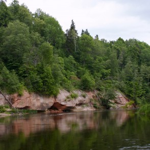 Gauja pie Ķūķu klintīm Gauja pie Ķūķu klintīm