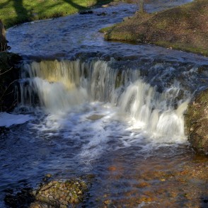 Rumbiņas ūdenskritums (Lielvārde) Rumbiņas ūdenskritums (Lielvārde)