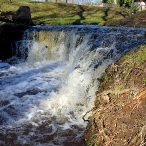 Rumbiņas ūdenskritums (Lielvārde) Rumbiņas ūdenskritums (Lielvārde)