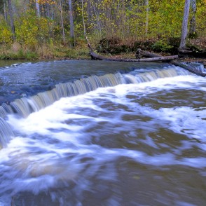 Riežupes ūdenskritums rudenī Riežupes ūdenskritums rudenī