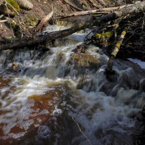 Ūdenskritumi Ogres pietekā pie Glāžšķūņa Ūdenskritumi Ogres pietekā pie Glāžšķūņa