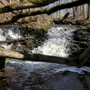 Glāžšķūņa kaskāde Glāžšķūņa kaskāde