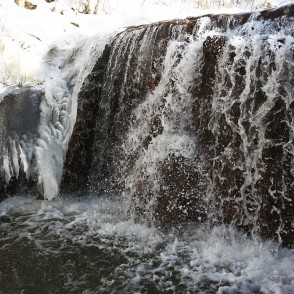 Grūbas (Ieriķupītes) pirmais ūdenskritums Grūbas (Ieriķupītes) pirmais ūdenskritums