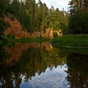 Salaca pie Neļķu klintīm Salaca pie Neļķu klintīm