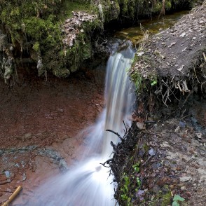 Zārtapu ūdenskritums pavasarī Zārtapu ūdenskritums pavasarī