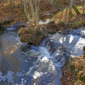 Jaunvilku ūdenskritums rudenī Jaunvilku ūdenskritums rudenī
