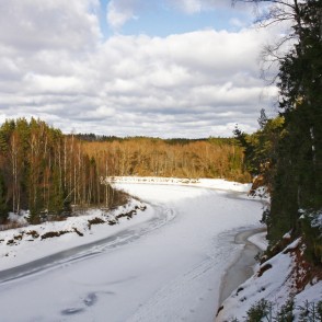 Gauja pie Ērgļu klintīm Gauja pie Ērgļu klintīm